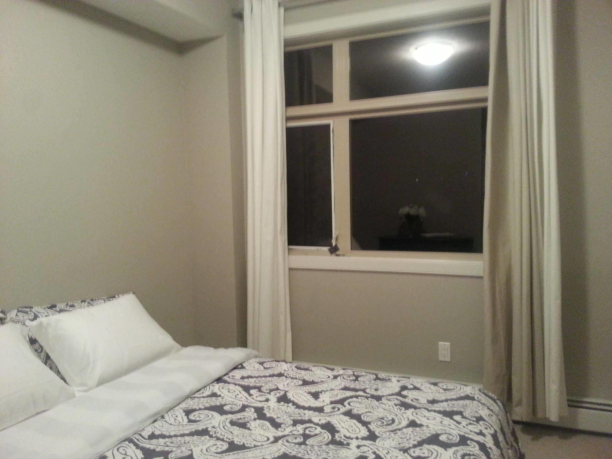 Pinnacle Inn & Suites Aspen YYC Eksteriør billede